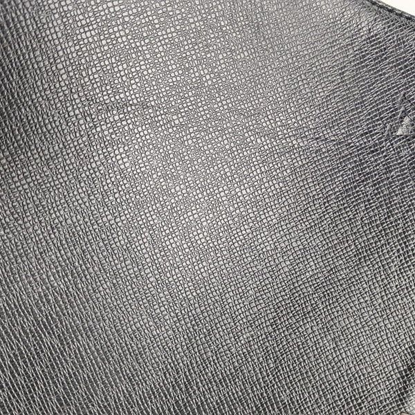 VIKTOR Calfskin Black