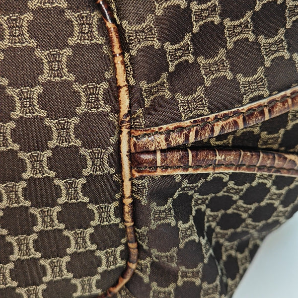 Canvas Brown
