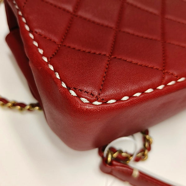 Authenticated pre-owned CLASSIC FLAP Quilted Lambskin Red - Shoulder Bag at Looply