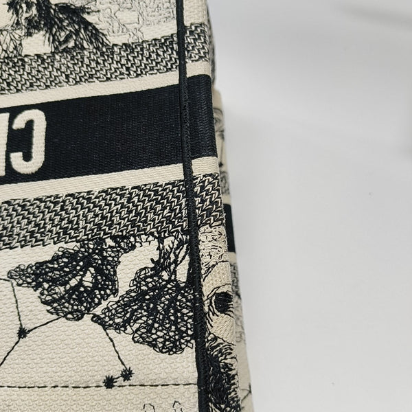 Book Tote Medium Canvas White