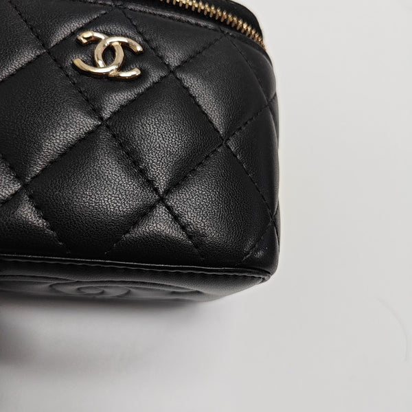 VANITY CASE Mini Quilted Lambskin Black