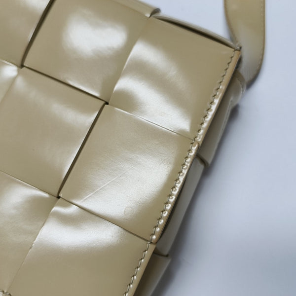 Cassette Medium Calfskin Beige