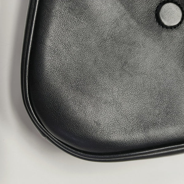 TRIANGLE Calfskin Black