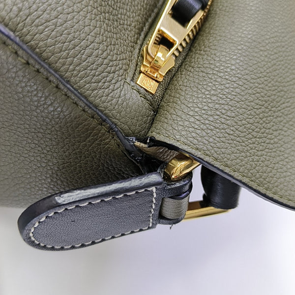 Puzzle Medium Calfskin Gray
