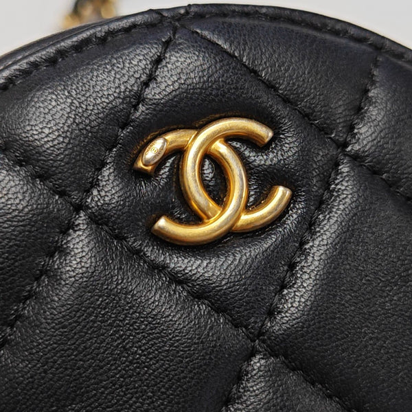 ROUND Quilted Lambskin Black