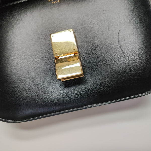 CLASSIC BOX Medium Calfskin Black