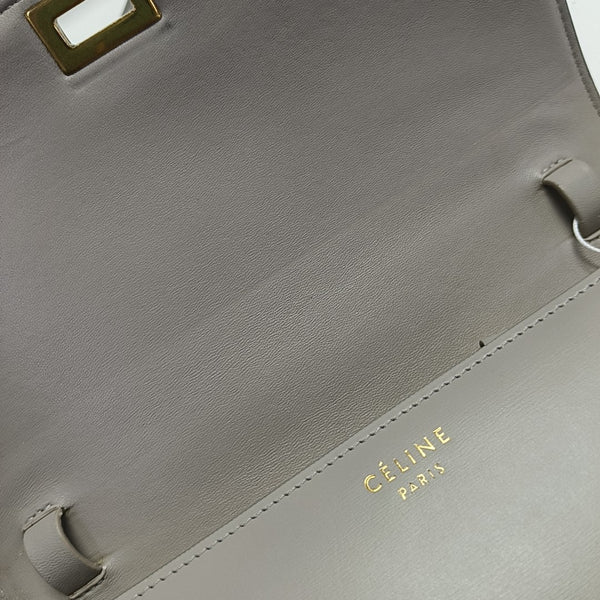 CLASSIC BOX Medium Calfskin Gray