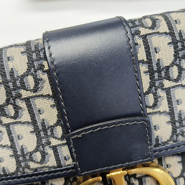 30 Montaigne Oblique Canvas Blue