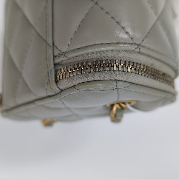 VANITY CASE Mini Quilted Lambskin Gray
