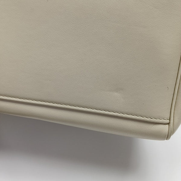 16 Medium Calfskin Beige