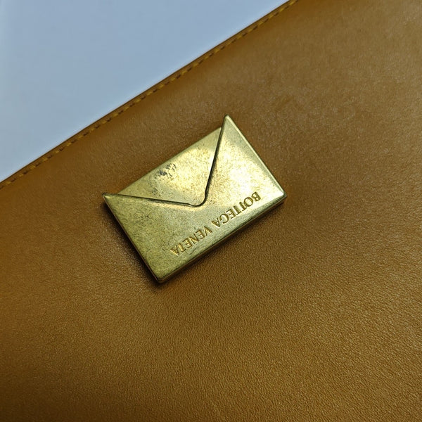 Mount Calfskin Brown