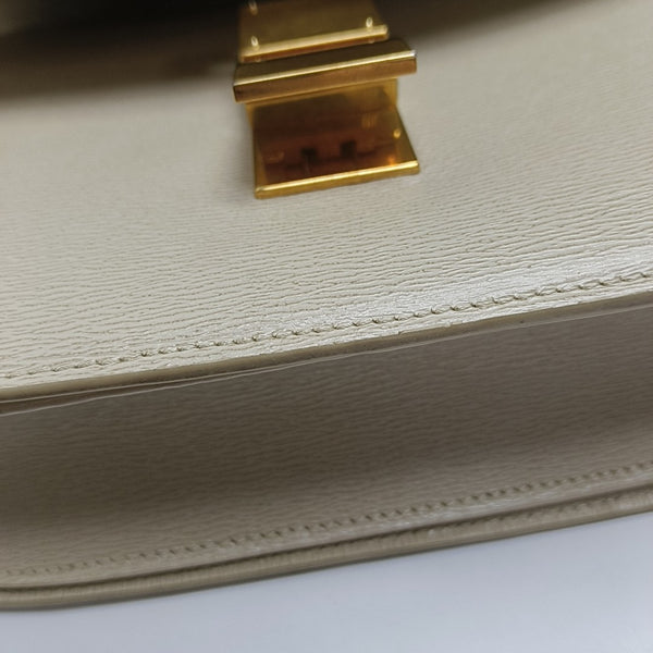 Authenticated pre-owned CLASSIC BOX Medium Calfskin Beige - Shoulder Bag at Looply