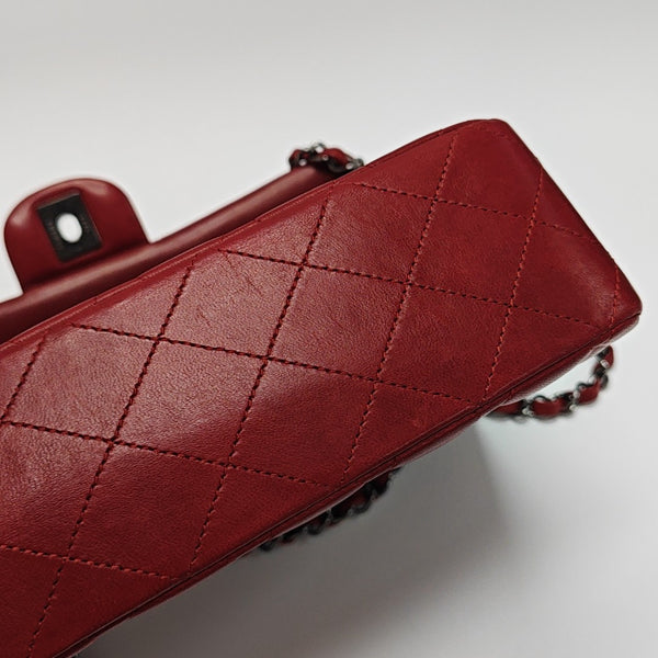 CLASSIC FLAP Medium Quilted Lambskin Red