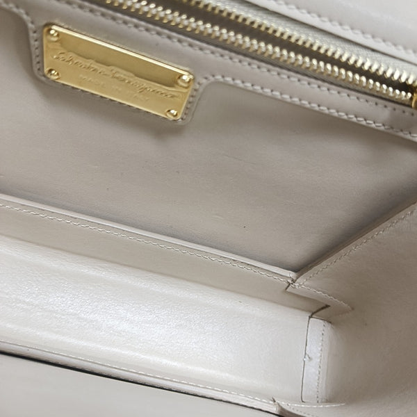 Ginny Medium Calfskin Beige