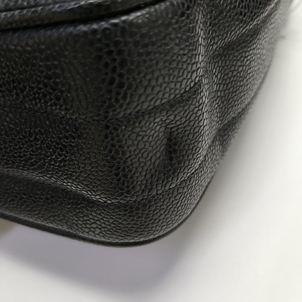 VINTAGE FRONT POCKET CAMERA BAG Quilted Grained Calfskin Black