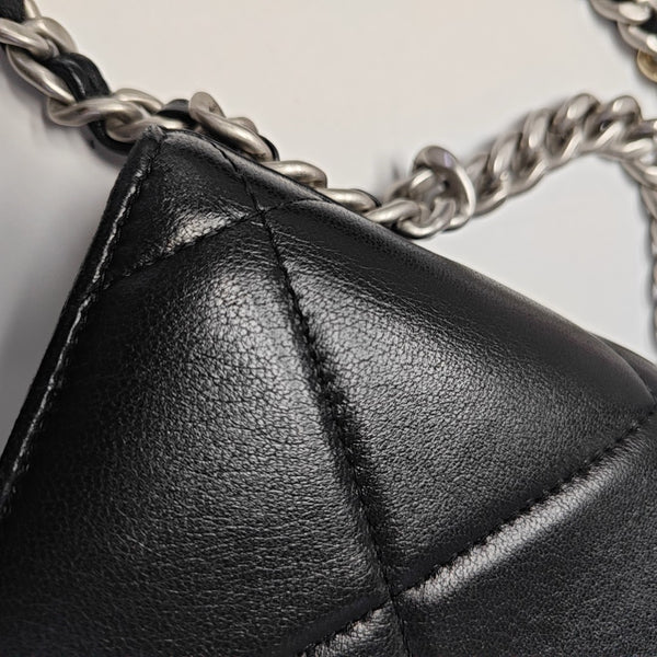 CHANEL 19 Quilted Lambskin Black