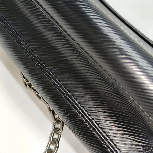 Authenticated pre-owned TWIST PM Epi Black - Shoulder Bag at Looply