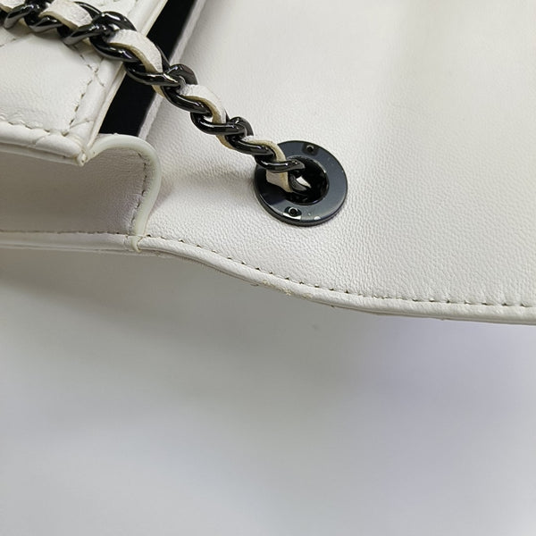 TRENDY CC Mini Quilted Lambskin White