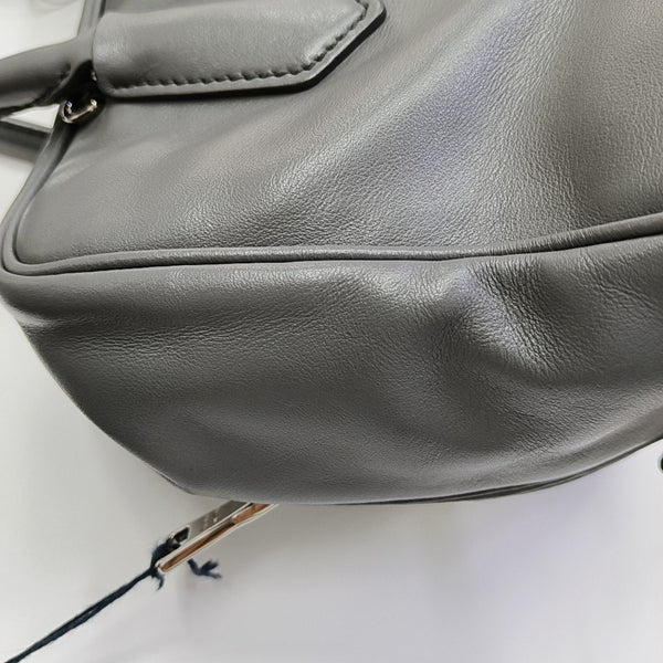 Inside Medium Calfskin Gray