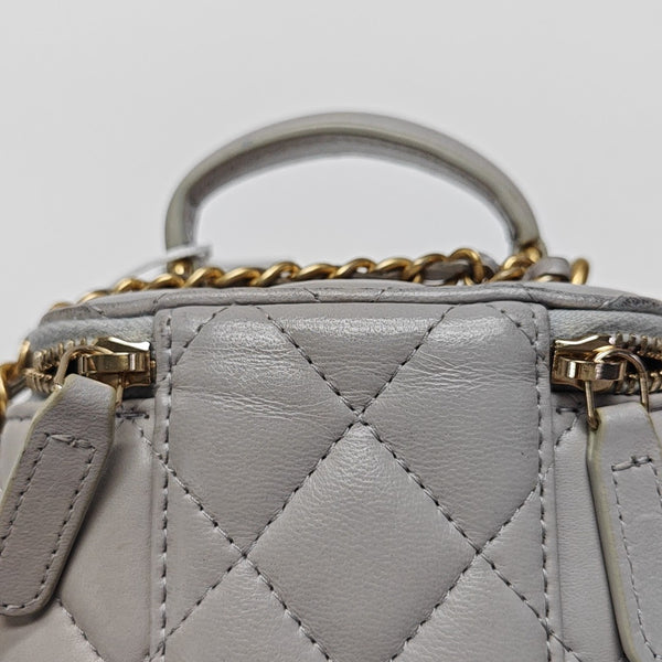 VANITY CASE Mini Quilted Lambskin Gray