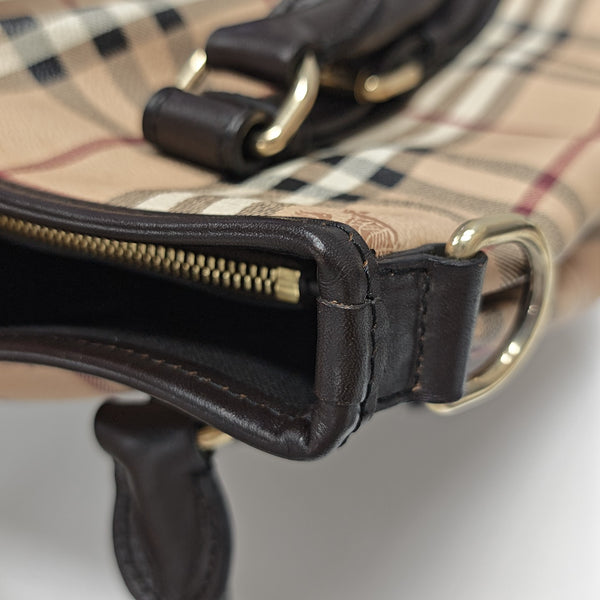 Northfield Coated Canvas Beige