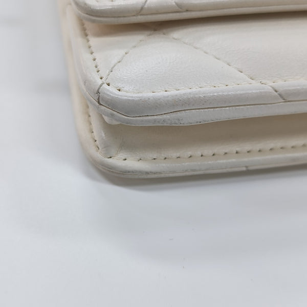 CHANEL 19 Quilted Lambskin White