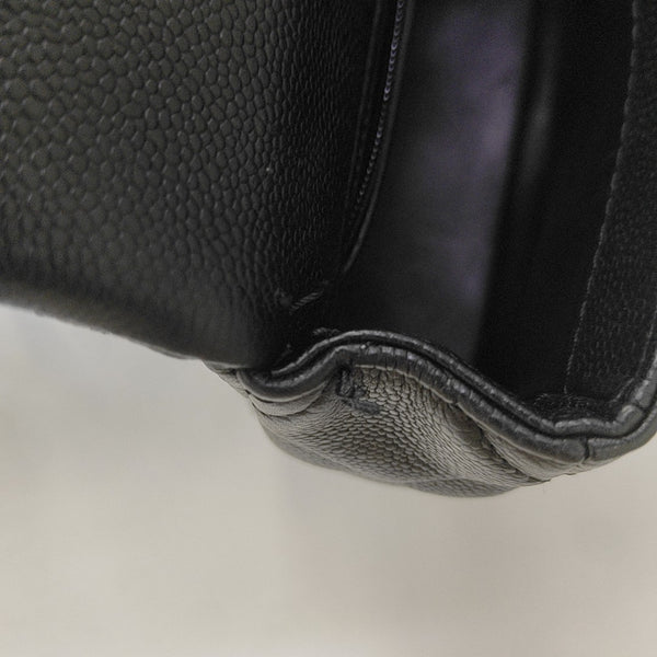 CLASSIC FLAP Medium Quilted Grained Calfskin Black