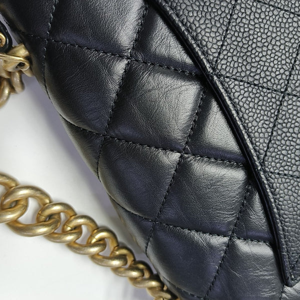 Quilted Calfskin Shoulder Bag Black