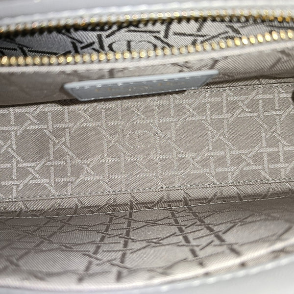 Lady Dior Pequeño de Piel de Cordero Acolchada Gris