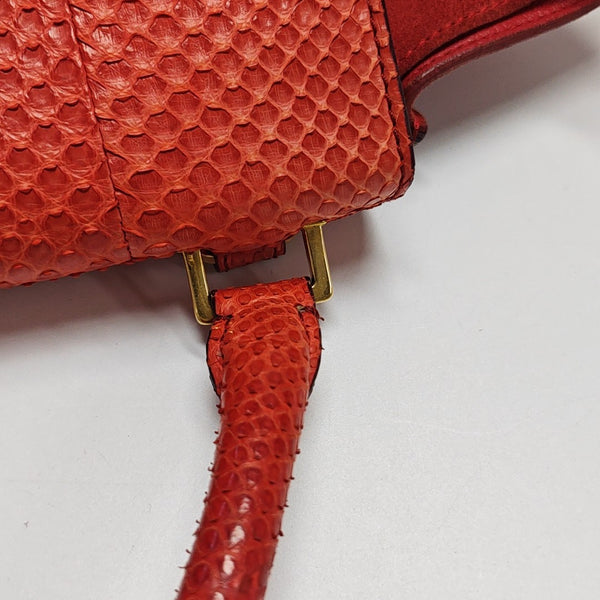 TRAPEZE Medium Python Red