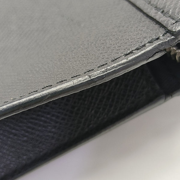 Pochette Voyag MM Calfskin Black
