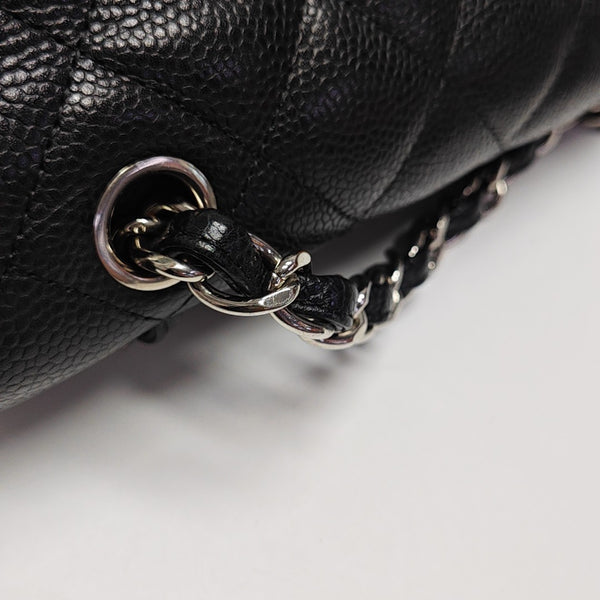 CLASSIC FLAP Jumbo Quilted Grained Calfskin Black
