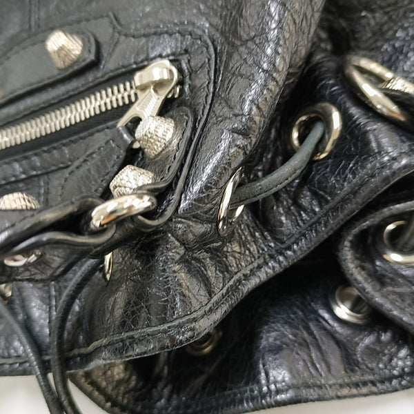 Pompon Bag Calfskin Black
