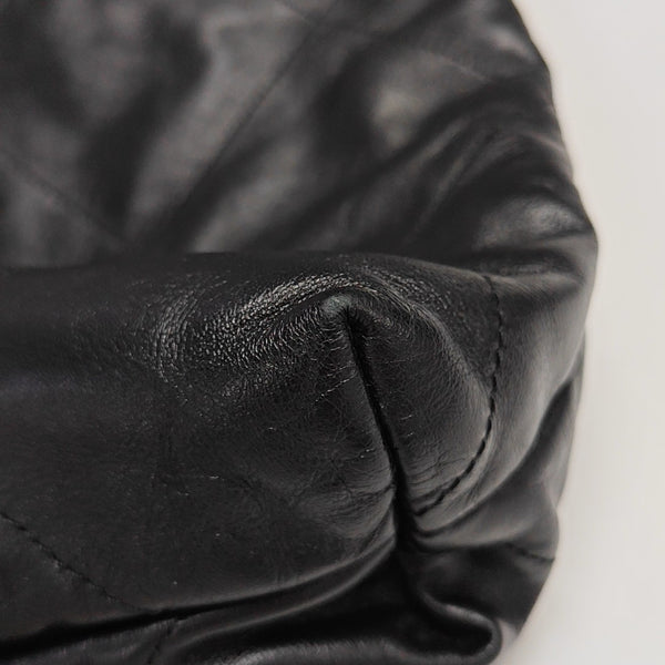 CHANEL 22 Small Quilted Calfskin Black