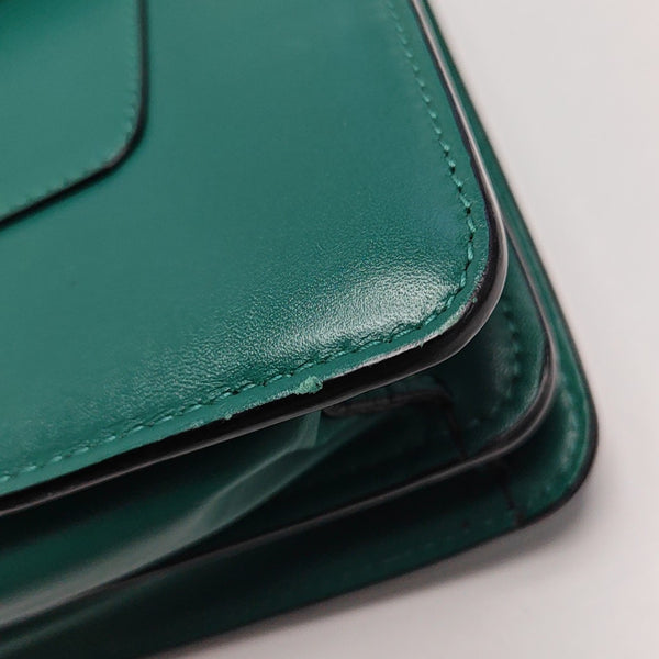 SERPENTI FOREVER Medium Calfskin Green