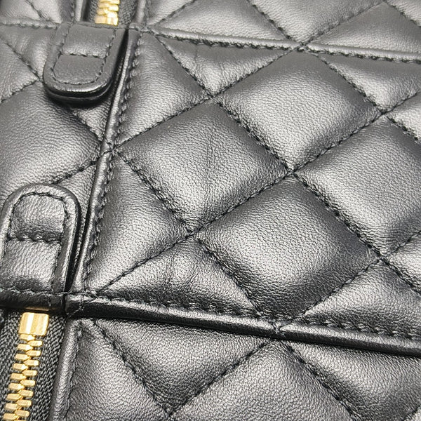 VANITY CASE Small Quilted Lambskin Black