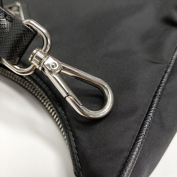 Authenticated pre-owned Re-Edition2005 Nylon Black - Shoulder Bag at Looply