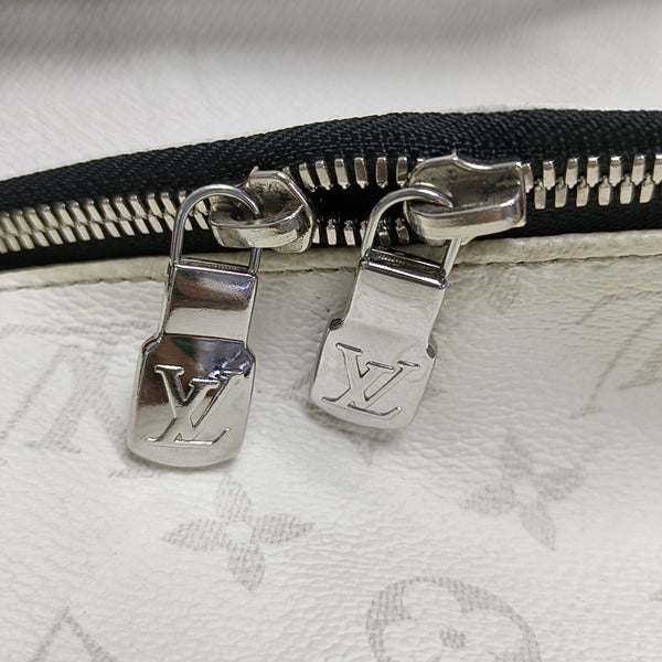 DISCOVERY PM Monogram Calfskin White