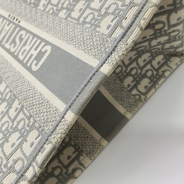 Book Tote Medium Oblique Canvas White