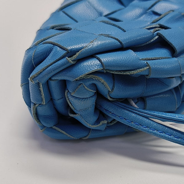 The Pouch Lambskin Blue