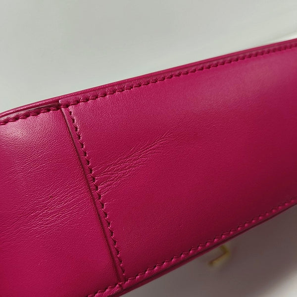 Authenticated pre-owned LE 5 À 7 Calfskin Pink - Top Handle Bag at Looply