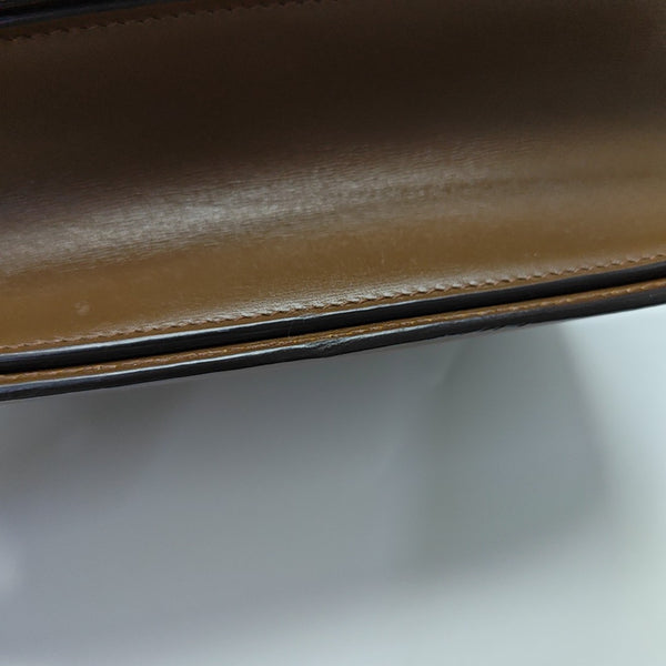 CLASSIC BOX Medium Calfskin Brown