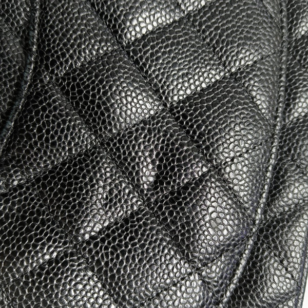 CLASSIC FLAP Medium Quilted Grained Calfskin Black