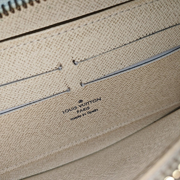 ZIPPY Damier Azur Coated Canvas White Wallet