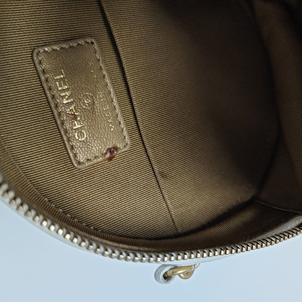 ROUND Quilted Lambskin White