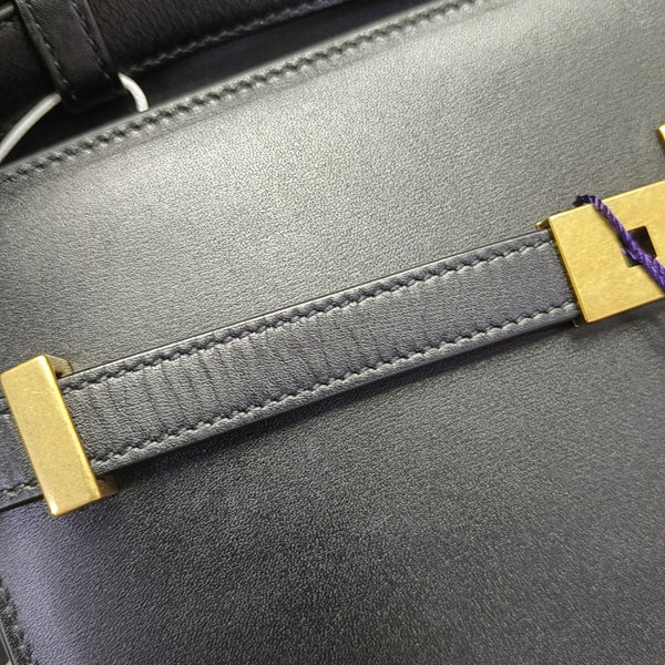 MANHATTAN Medium Calfskin Black