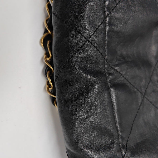 CHANEL 22 Small Quilted Calfskin Black