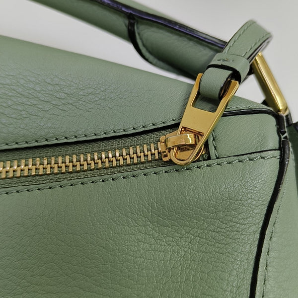 Puzzle Medium Calfskin Green