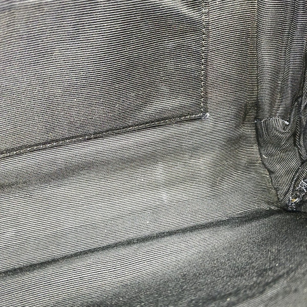 Bolso de mano de nailon negro