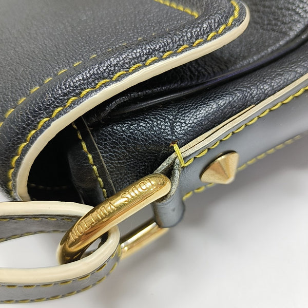 L'ESSENTIEL Calfskin Black